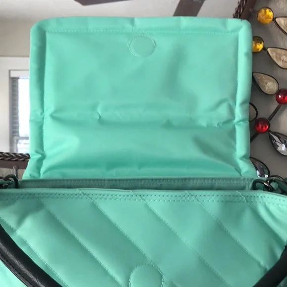 NWT THINK ROYLN Quilted Flapover Crossbody W/3 Straps - Picture 5 of 9